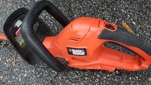 black and decker 22 electric hedge trimmer