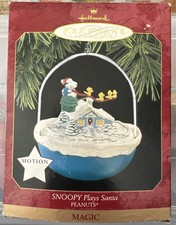 Hallmark Keepsake Woodstock Peanuts Snoopy Plays Santa Magic Motion Ornament  97