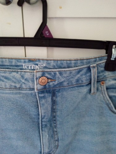 NWT Women's Blue 5 Pkt Terra & Sky Denim Shorts Size 20W - Picture 3 of 6