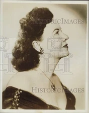 1955 Press Photo Evelyn MacGregor, Contralto - hpp30086
