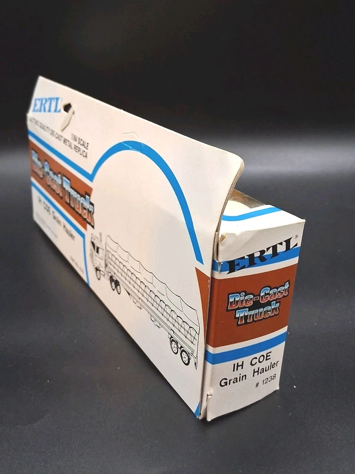 Vintage Ertl IH International COE Grain Hauler NIB Diecast 1/64 NRFB MIB  - Image 4 of 4