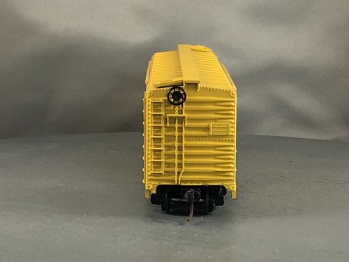 Athearn/Bev-Bel - Green Bay & Western - 50' D/D Box Car + Wgt # 15330 w/Kadees - Picture 2 of 6