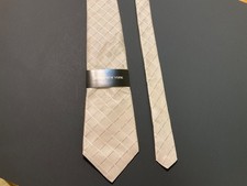 Jones New York Men  s 100 Silk Neck Tie Smokey Taupe Geometric Diamond 58" L 4"W