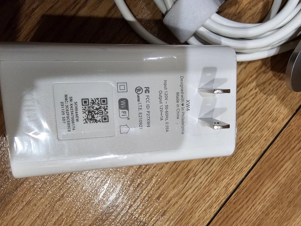 Камера домашней безопасности Xfinity внутренняя/наружная - новая в коробке - Изображение 2 из 4