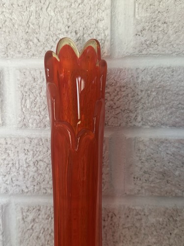 VTG MCM LE SMITH SIMPLICITY RIBBED Red/Orange Amberina 13.5” SWUNG Vase 8 Finger - Picture 2 of 18