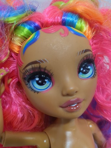 Rainbow High ROCKSTAR CARMEN MAJOR FASHION DOLL Pink Hair Articulated MGA - Bild 5 von 6