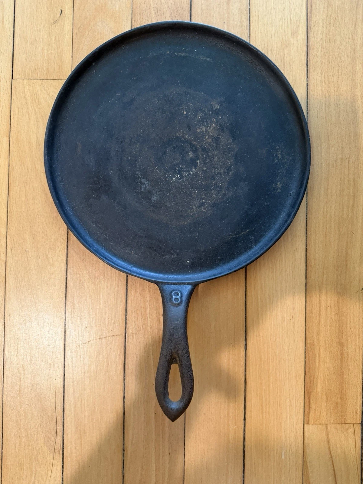Antique GateMark Cast Iron Skillet No. 8 - Pointy Handle Griddle