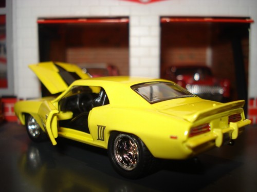 1969 69 CHEVY CAMARO SS LIMITED EDITION 1/64 DETAILED M2 AWESOME 60'S MUSCLE - Picture 4 of 4