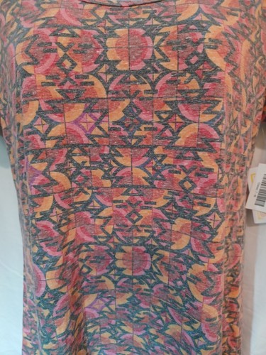 Lularoe Women's Design T-Shirt Blouse Size M NWT - Picture 2 of 5