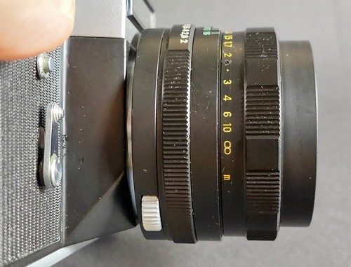 Rare Soviet Zenit EM 1977 KMZ 35mm SLR camera with Helios-44M 2/58mm lens - Picture 19 of 24