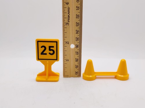 Vintage Fisher Price Little People Construction Workers Sign Cones Lot 1970s - Picture 17 of 17