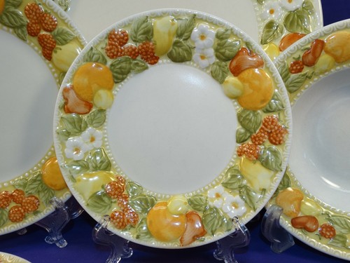 6 PC PLACE SETTING(S) VERNON WARE DELLA ROBBIA DINNERWARE BY METLOX USA FRUIT - Picture 4 of 9