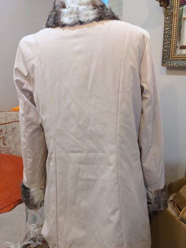 Dennis Basso Coats Beige/Snow Leopard Inside Out Coat Size M - Picture 9 of 12