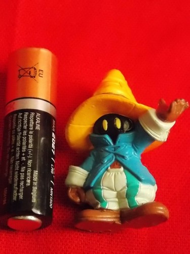 MINI Final Fantasy IX Vivi Ornitador Figura de PVC BANDAI ALTURA 1,8" 4,5 cm Reino Unido 🙂 - Imagen 2 de 7