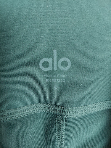 Alo Yoga Damen Small Moto Legging Hose grün Samtbesatz - Bild 7 von 8