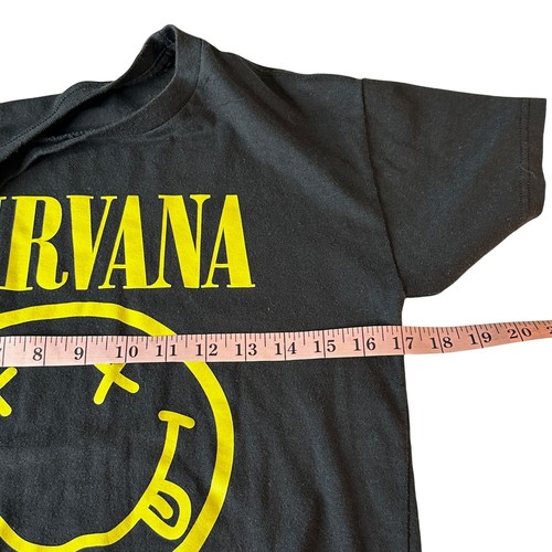 Nirvana Smiley Face T-Shirt Size Medium Black Boxy Tee Grunge Short Sleeve - Picture 5 of 5