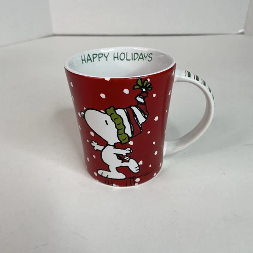 Peanuts SNOOPY Christmas Coffee Mug Cup “HAPPY HOLIDAYS” Decorative Handle