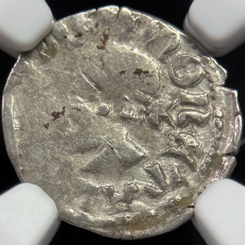 HUNGARY. 1373, Denar, Silver - NGC XF40 - Louis I, Denarius Saracenus Saracen 39 - Picture 3 of 5