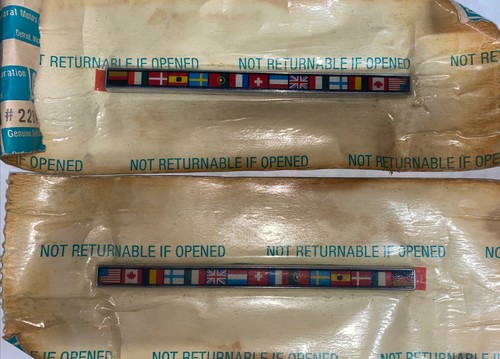1982-1992 NOS OEM Olds Cutlass Ciera Caddy Buick Flag Emblem set GM 22514950 - Bild 1 von 4