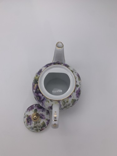 De colección. Tetera victoriana de porcelana con tapa pensamientos morados con tapa acento dorado - Imagen 12 de 14