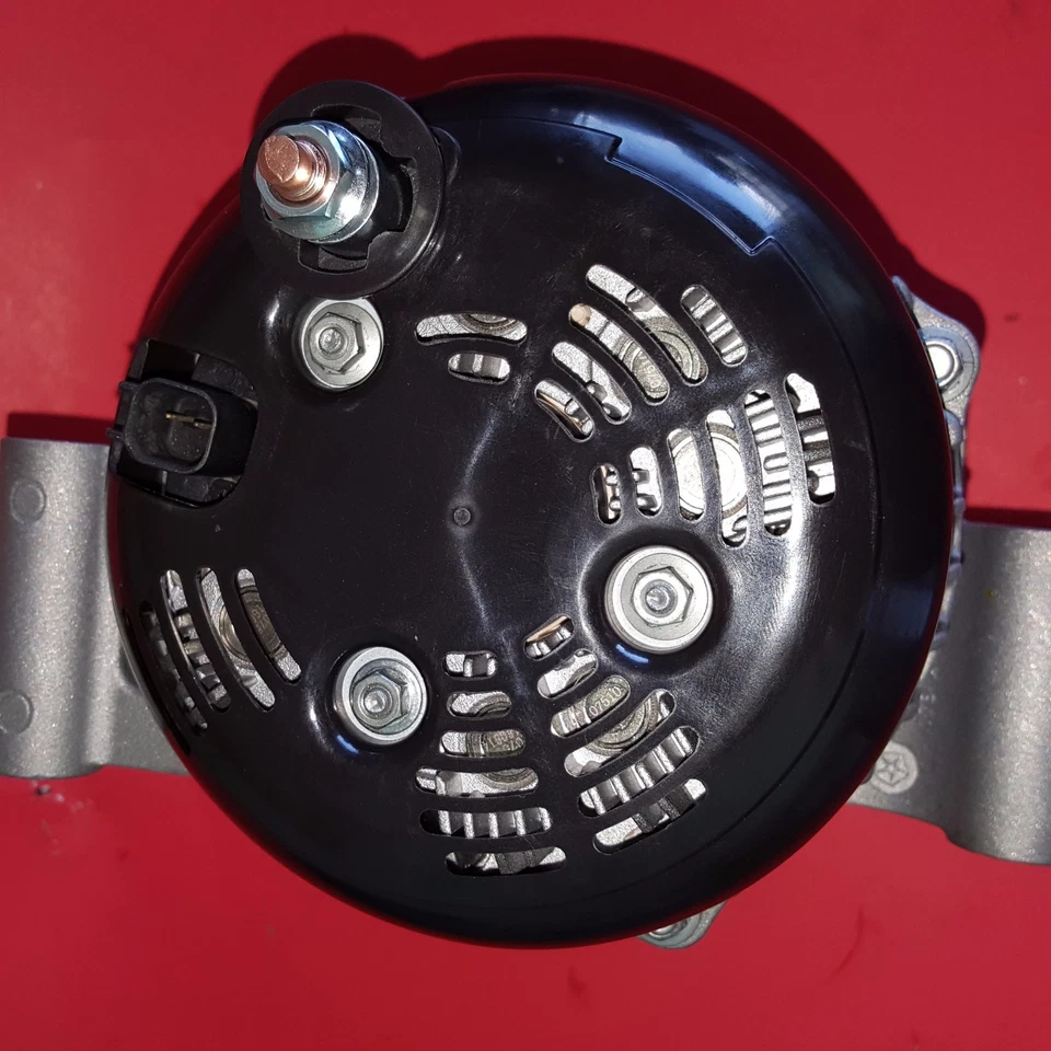 Alternador Dodge Challenger V-8 2011 2012 2013 2014 2015 6,4 litros 220 amperios  Foto 4 de 4