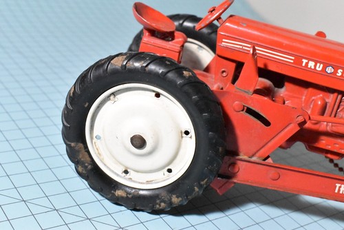 1952 Vintage Tru Scale Tractor Farm Equipment Diecast With Loader Red Looks Good - Picture 11 of 19
