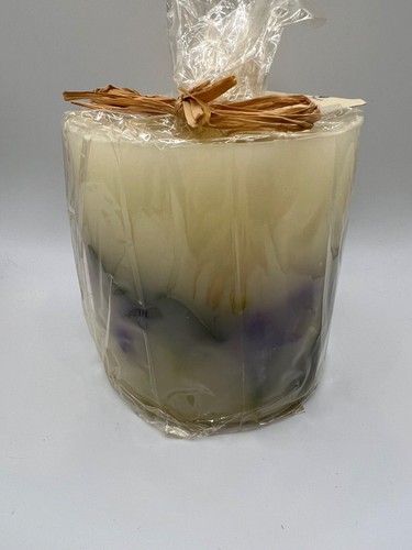 Vintage Bath And Body Works At Home 'Freesia' 4" x 4" Sealed Large Candle NOS - Picture 2 of 8