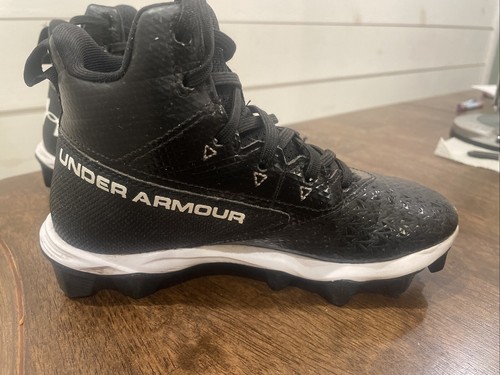 Under Armour Football Cleats Size 2Y - Picture 5 of 18