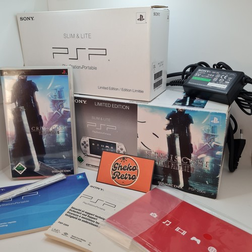 Sony PlayStation Portable - Silber PSP-2004 Crisis Core Limited Edition CIB (DE)