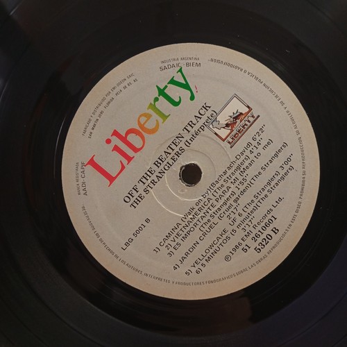 THE STRANGLERS OFF THE BEATEN TRACK LP Vinyl 1986 Argentina Liberty Compilation - Picture 7 of 7