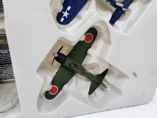 CORGI CSCW17004 SHOWCASE MILITARY Guadalcanal Fighting Machines - Picture 9 of 11