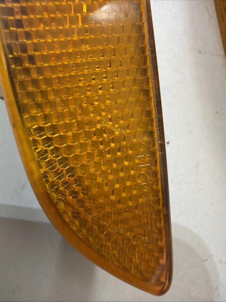 04-08 Chrysler Crossfire Front Bumper Right and Left  Marker Lamp OEM Foto 4 de 4