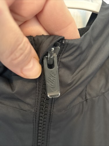 Nike Youth Larger Hooded Windrunner Black Full Zip Jacket & Zip Pockets - Picture 2 of 13