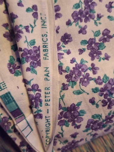 Peter Pan Vintage 1990 Purple Violet's 48' Cotton Fabric Sold by the Yard - Imagen 3 de 3