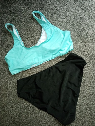Damen/Teens Bikini Größe XL. Bralette Style Top. Neu ohne Etikett - Bild 2 von 4