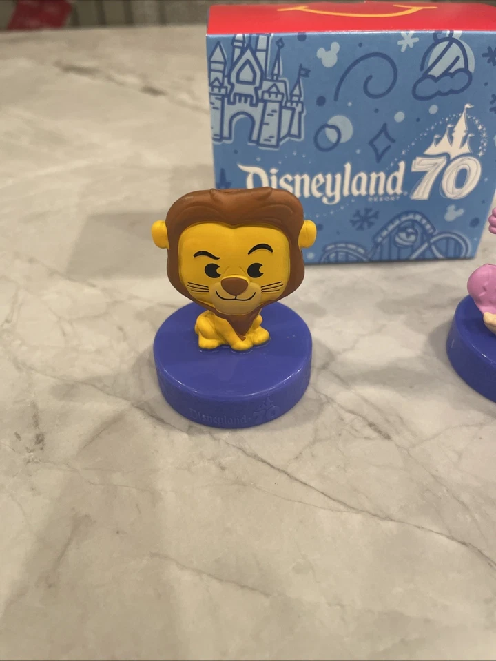 McDonalds Disneyland 2025 70 aniversario Mufasa y Bing Bong Box 5 Foto 2 de 4