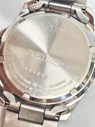 SEIKO Spirit V147-0AB0 Black Dial Solar Titanium Quartz Watch From Japan - Picture 9 of 13