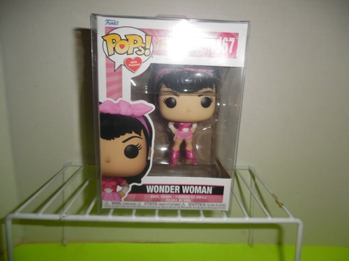 Funko Pop! DC Comics Bombshells: Wonder Woman #167 with Protector - Picture 2 of 7