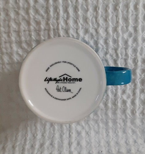 Taza de café Pat Olson muñeco de nieve estilo de vida hogar árbol de Navidad mitón azul blanco - Imagen 8 de 9
