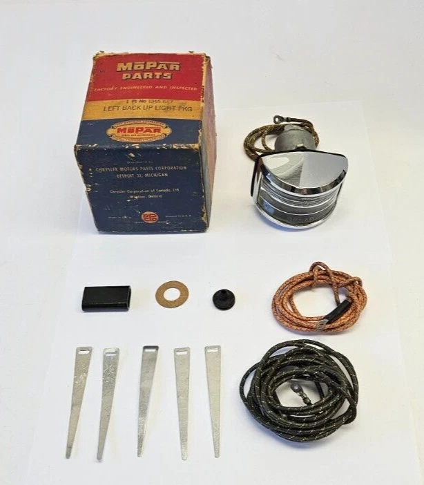 Paquete de luces de respaldo izquierdo Plymouth Chrysler Dodge DeSoto 1950-1961 1345657 Nuevo de Lote Antiguo Foto 3 de 4