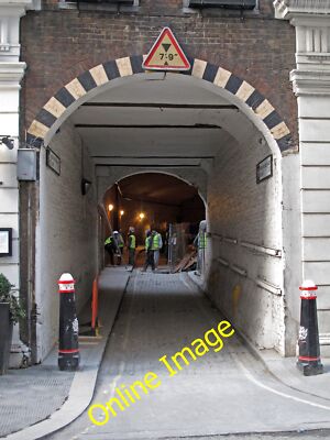 Foto 12x8 French Ordinary Court, Eingang London This is the entry to c2013