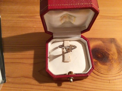 CARTIER ANELLO IN ORO 18K E PLATINO BRILLANTE SOLITARIO X C.T. 1 F COLOR - Imagen 2 de 3