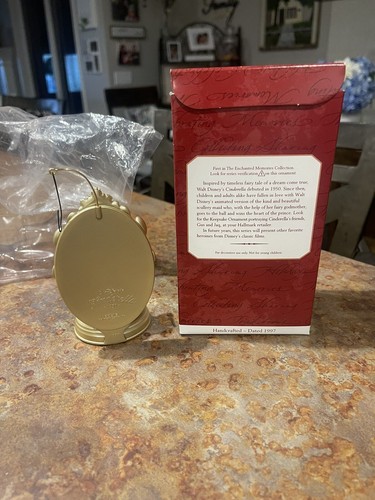 1997 Cinderella Hallmark Disney Retired Series Ornament - Picture 2 of 3