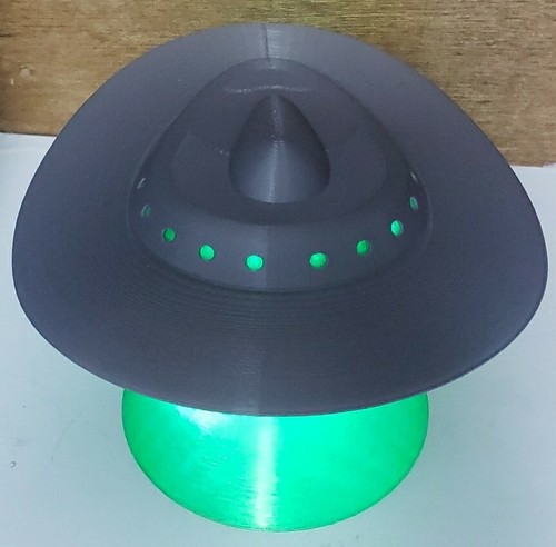 Metaluna Flying Saucer/UFO - from This Isle Earth- Large -with Lights & 2 Stands - Picture 5 of 20