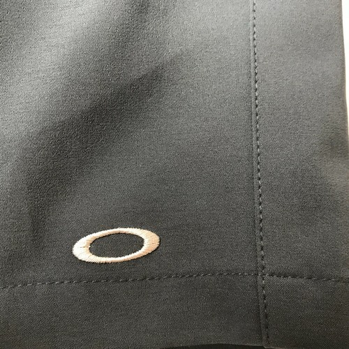 OAKLEY Shorts Gray. Long Women's 8. Medium.  Golf / Boating / Tennis.  Outdoor - Picture 3 of 12