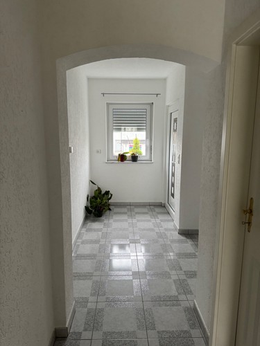 Einfamilienhaus mit Garten zu vermieten - Bild 13 von 24