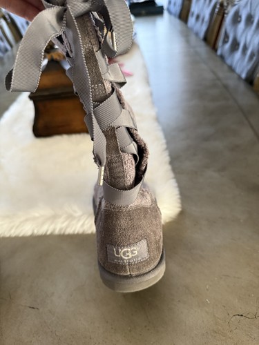 Botas Ugg Gris Bailey Bow Talla 8 100693 - Imagen 9 de 10