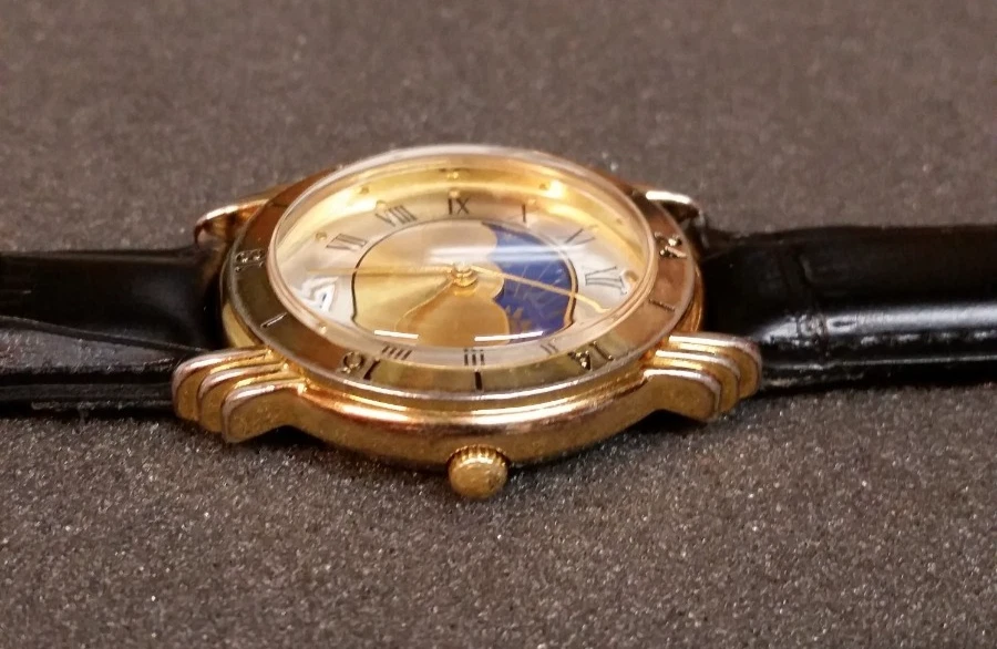 Correa y batería vintage Avia para caballeros MoonPhase fecha nueva funcionando - muy rara Foto 2 de 4