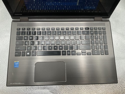 Toshiba Satellite Laptop P55W-C5208 4K Ultra HD Touchscreen 15,6" Intel Core i7 - Bild 3 von 9