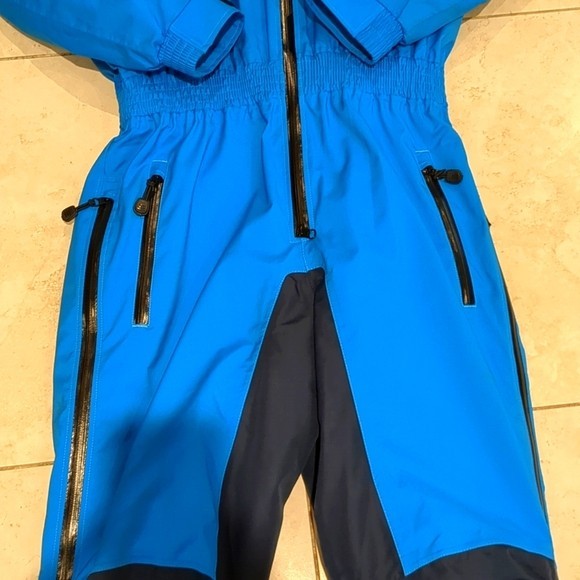 Foto 3 di 10